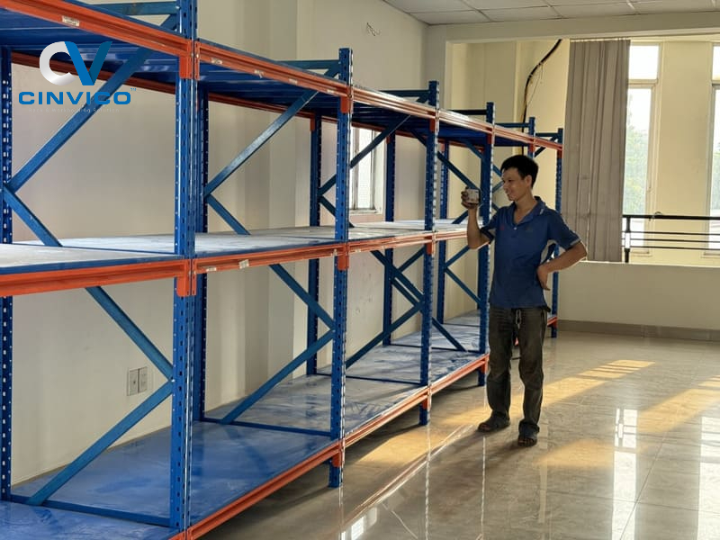 Hướng Dẫn Lựa Chọn Kích Thước Kệ Trung Tải Chính Xác, Phù Hợp