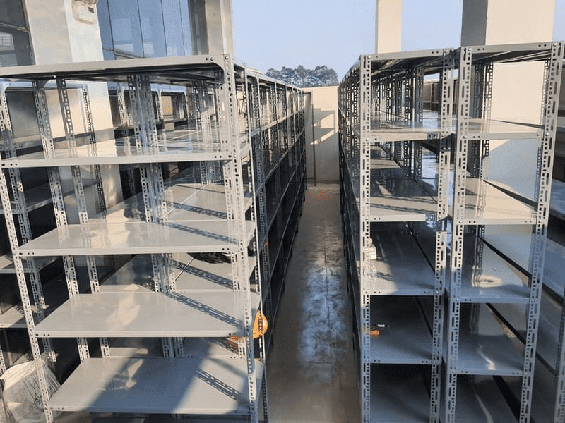 Cách làm kệ sắt V lỗ nhanh chóng, đơn giản chỉ với 4 bước