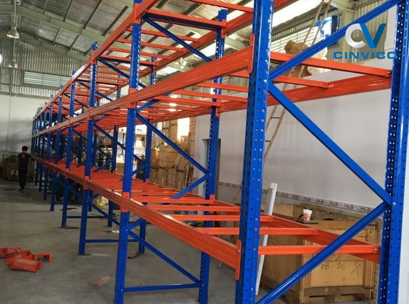Kệ để hàng lắp ghép và kệ hàn cố định nên sử dụng loại nào?