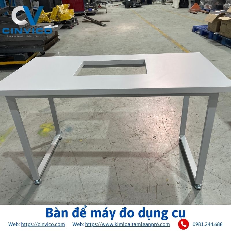 Bàn để máy do dụng cụ