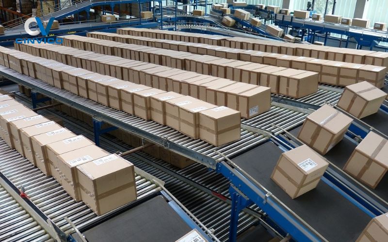 Nguyên lý hoạt động băng tải con lăn trong hệ thống sản xuất