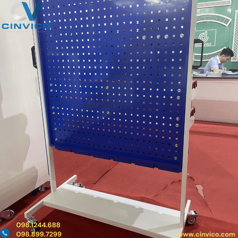 Hình ảnh triển lãm sản phẩm giá treo dụng cụ cơ khí của CINVICO 
