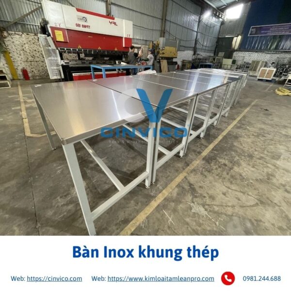 Bàn thao tác Inox khung thép