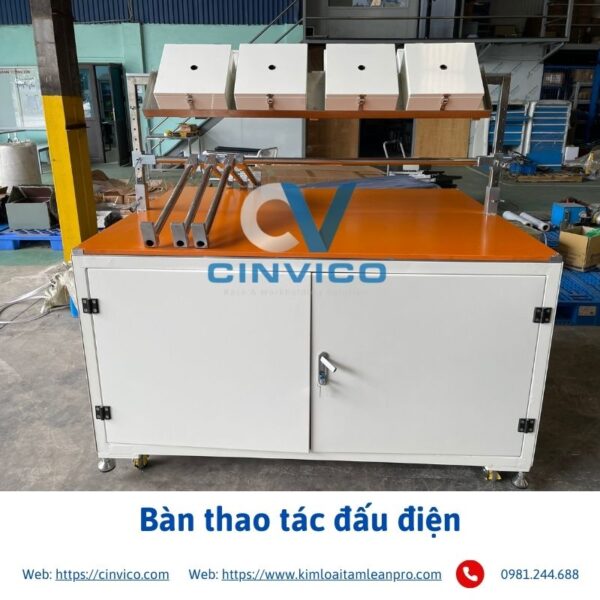 Bàn thao tác đấu điện