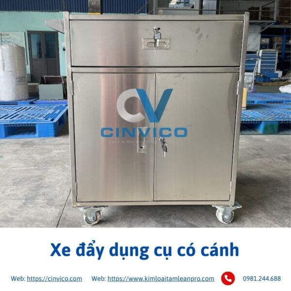 Xe đẩy dụng cụ có cánh