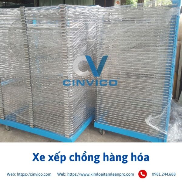 Xe xếp chồng hàng hóa