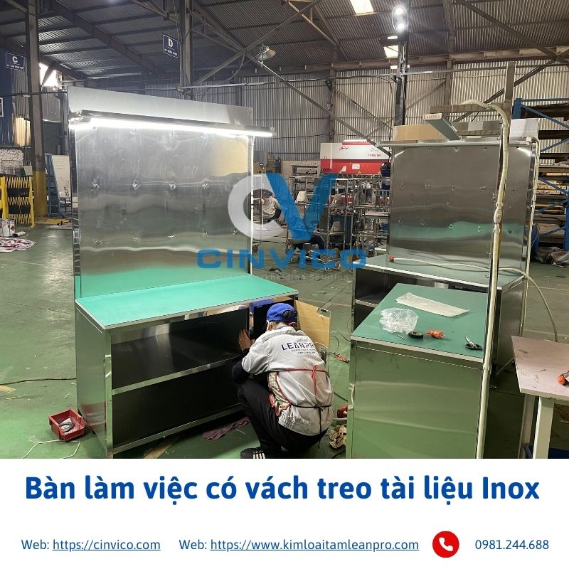 Bàn làm việc có vách treo tài liệu Inox 