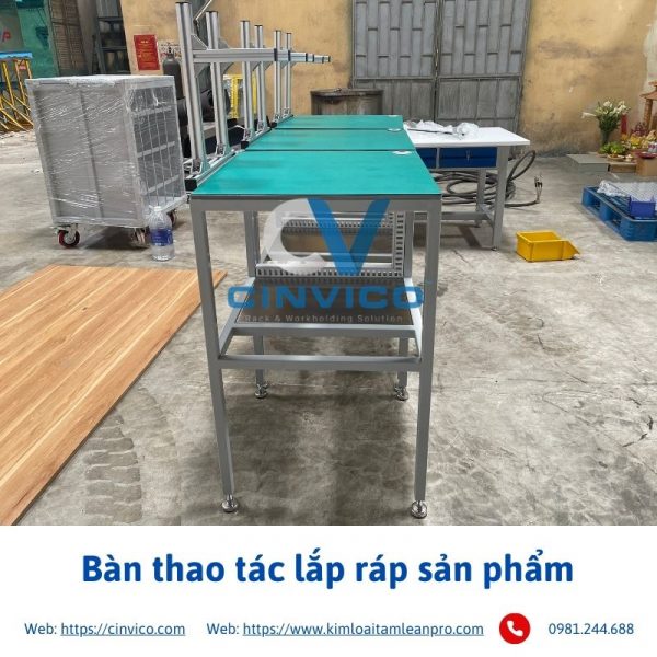 Bàn thao tác lắp ráp sản phẩm