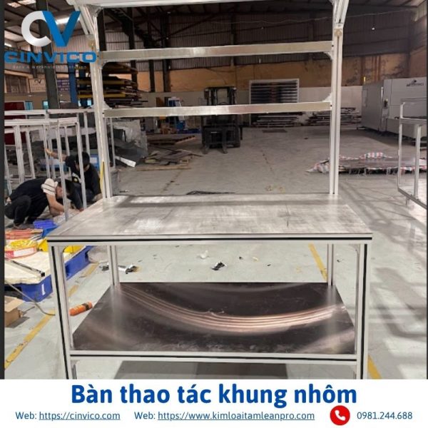 Bàn thao tác khung nhôm