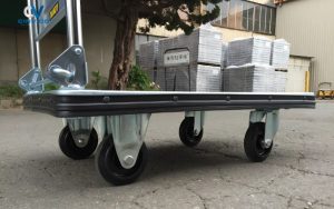 Ứng dụng của xe đẩy công nghiệp 4 bánh trong các ngành nghề