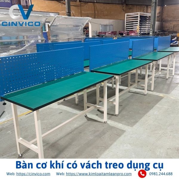 Bàn cơ khí có vách treo dụng cụ