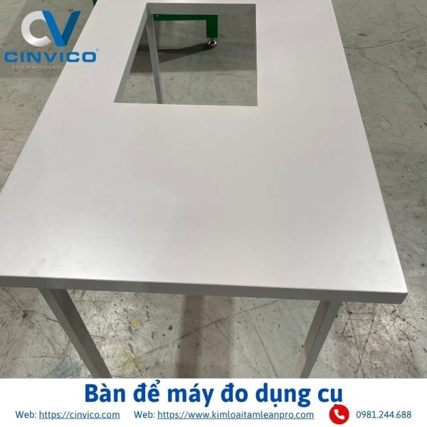 Bàn để máy do dụng cụ