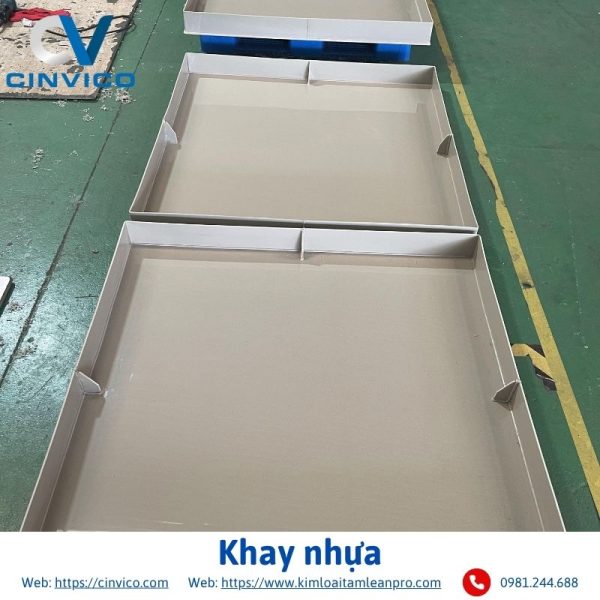 Khay nhựa