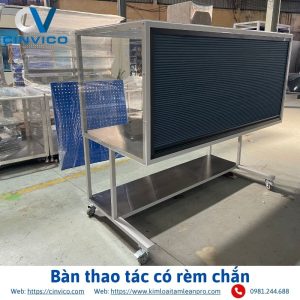 Bàn thao tác có rèm chắn