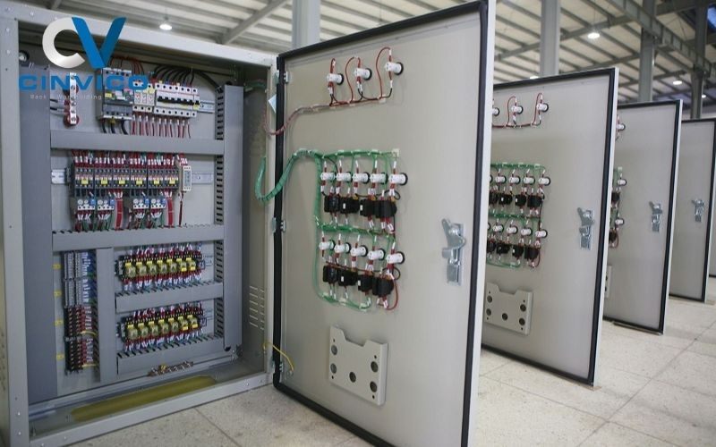 Yếu tố ảnh hưởng đến giá tủ điện