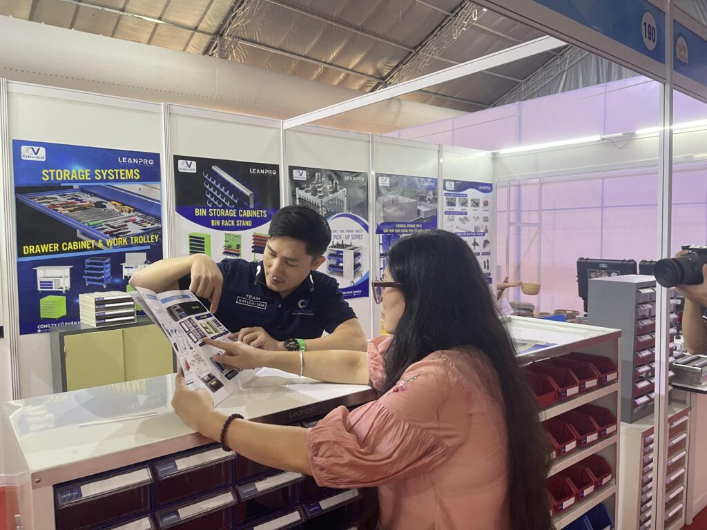 Cinvico: xưởng gia công kim loại tấm Hà Nội 10+ năm kinh nghiệm. Cắt laser ±0.1mm, chấn gấp CNC ±0.3mm, ISO 9001. Báo giá 24h, giao 7-15 ngày.