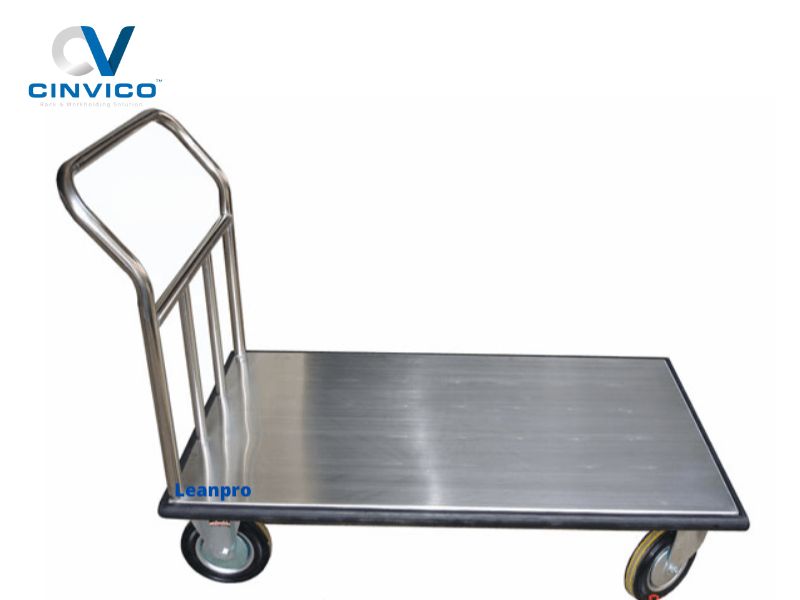 Xe đẩy hàng 4 bánh tải trọng 150-1000kg cho xưởng sản xuất, kho hàng, nhà máy. Cinvico hướng dẫn chọn loại phù hợp theo ngành, ngân sách & tiêu chuẩn 5S.