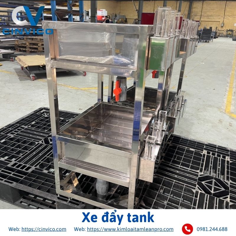 Xe đẩy hàng công nghiệp theo yêu cầu cho xưởng cơ khí, nhà máy FDI - tải 150-1000kg, inox/thép. Cinvico xưởng sản xuất Hà Nội, báo giá 24h, bảo hành 12 tháng.